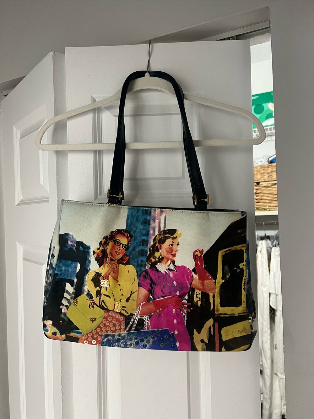 Vintage Graphic Print Shoulder Bag in Multicolor